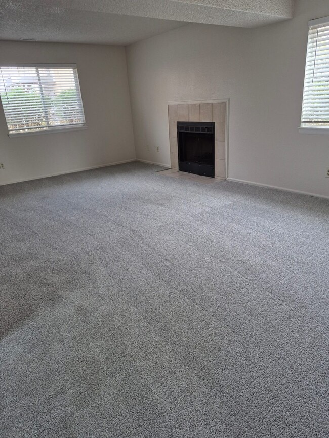 Building Photo - 2920-2922 Main St