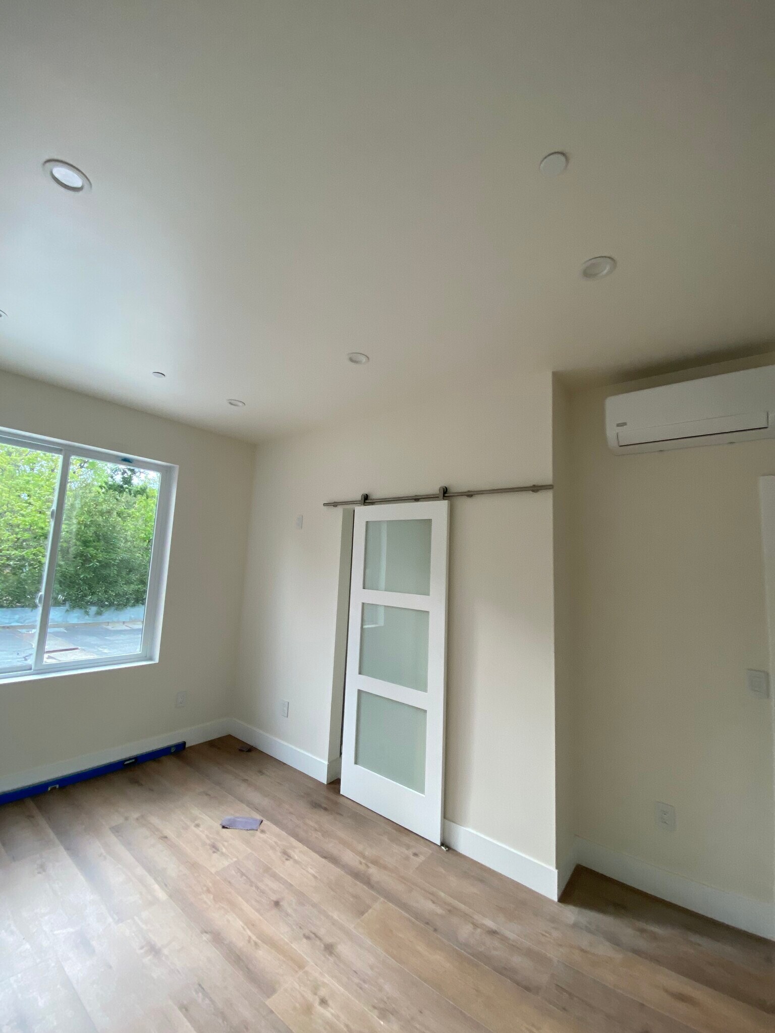 Building Photo - 2447 Alameda de las Pulgas