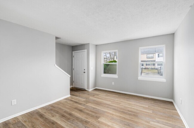 Building Photo - 2560-2566 Sandbury Blvd-2566