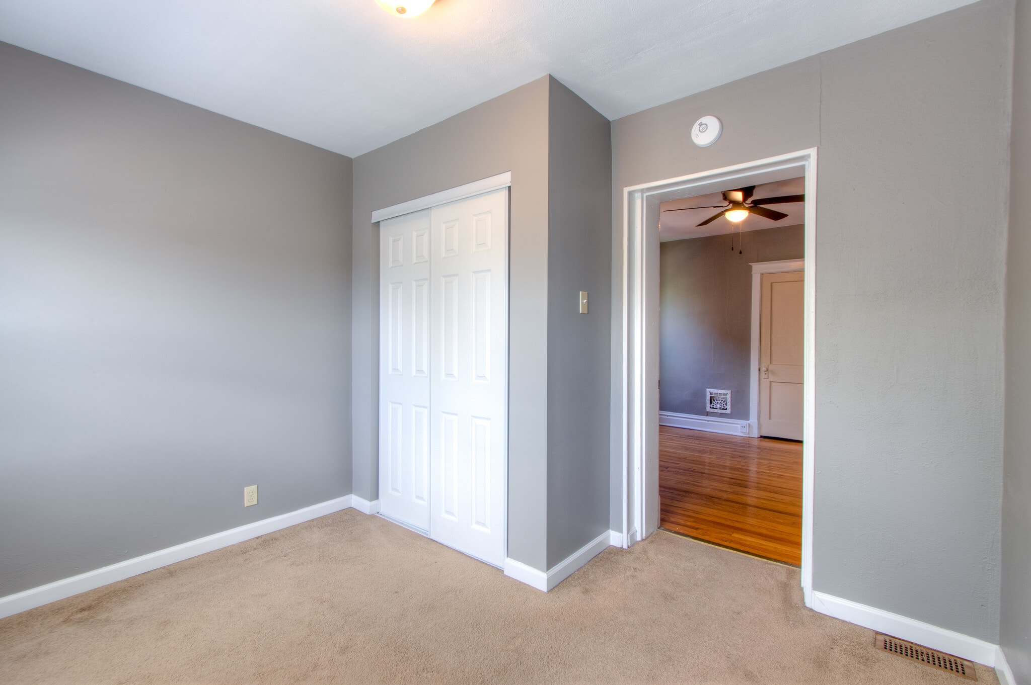 Building Photo - 5012 Chippewa St