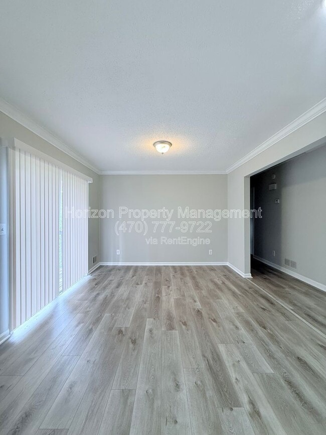 Building Photo - 5035 Merlin Dr