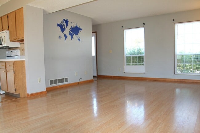 Building Photo - 3130 Castlebrook Ave