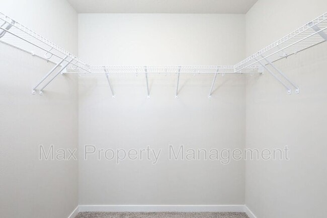 Building Photo - 2302 SW 23rd St