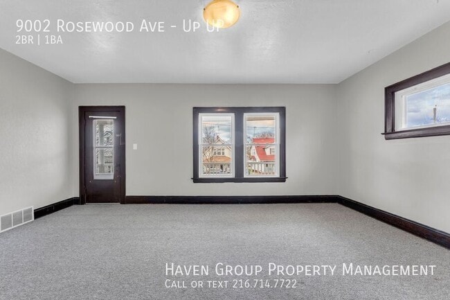 Building Photo - 9002 Rosewood Ave