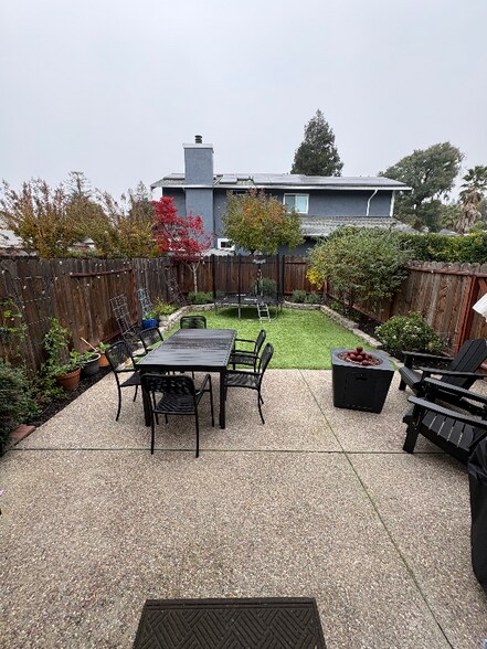 Building Photo - 984 San Miguel Rd