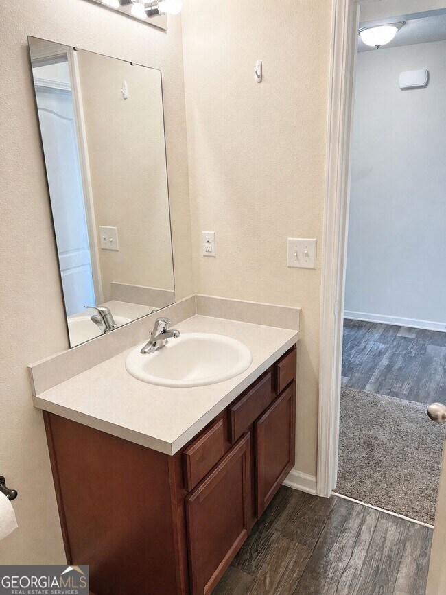 Building Photo - 228 Brooklet Cir