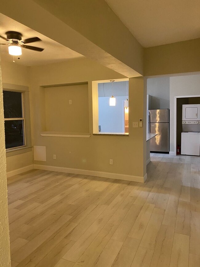 Building Photo - CHARMING 2 BEDROOM 1 BATH APARTMENT HOME - $500 OFF FIRST MONTH RENT!