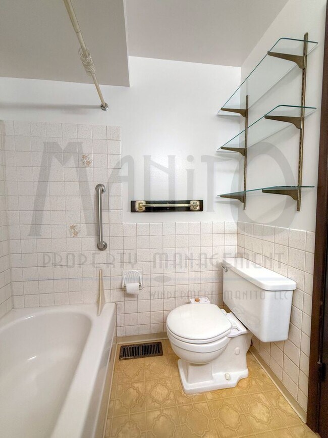 Building Photo - Indiana Ave/Ella Rd Duplex