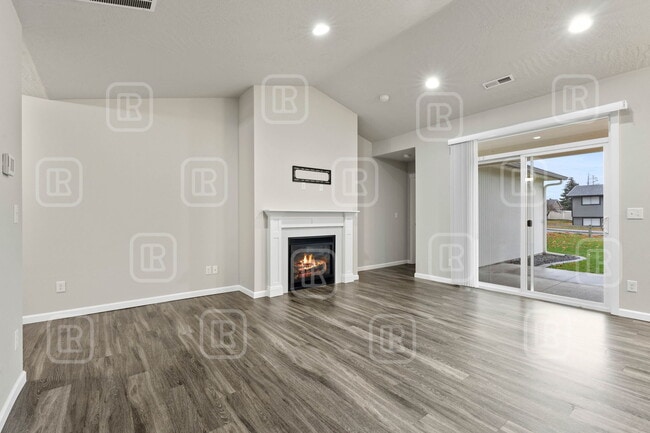 Building Photo - 17014 E Knox Ln