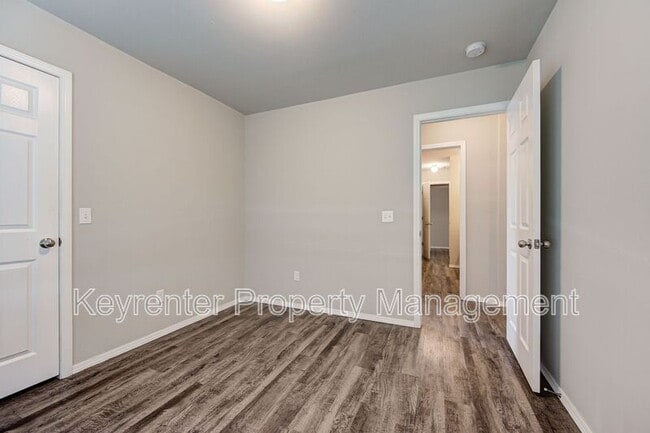 Building Photo - 9440 SW 44th Terrace