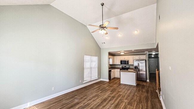 Building Photo - 831 Landing Dr