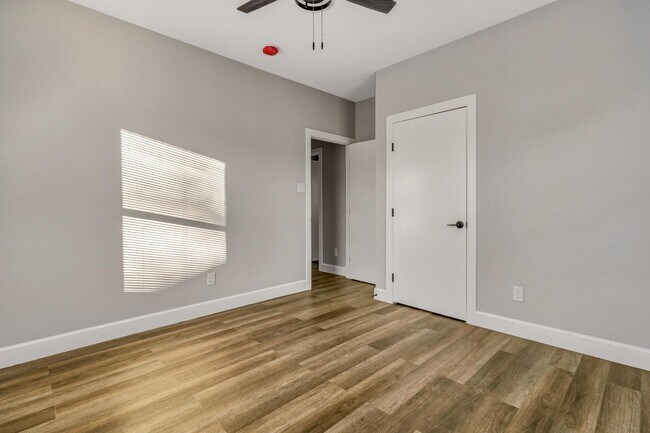 Building Photo - 1803 Texas Ave