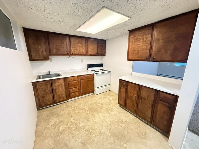 Building Photo - 6602 W Lincoln Ave