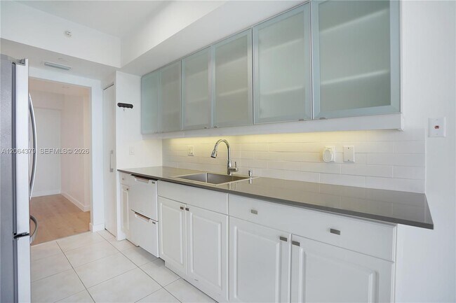 Building Photo - 21205 Yacht Club Dr