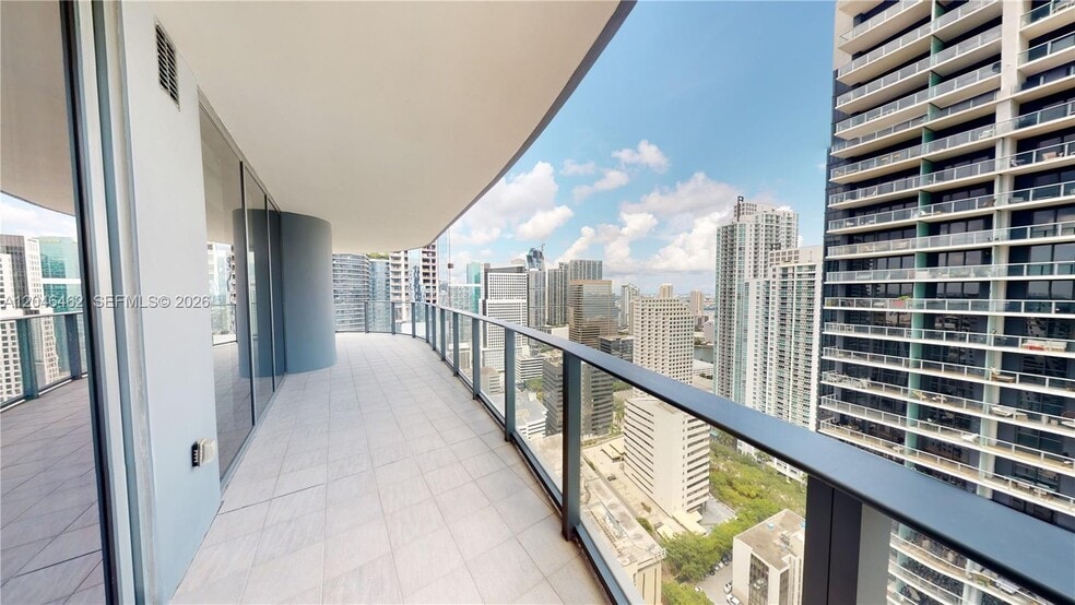 Building Photo - 1000 Brickell Plz