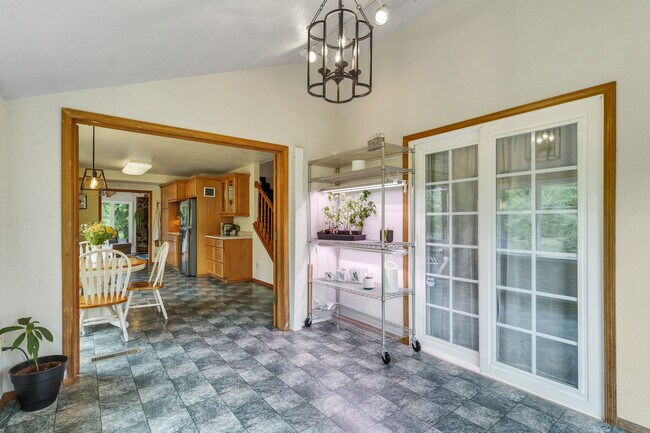 Building Photo - 3194 Crooked Finger Rd NE