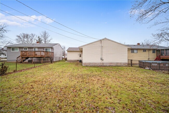 Building Photo - 15067 Rochelle Dr