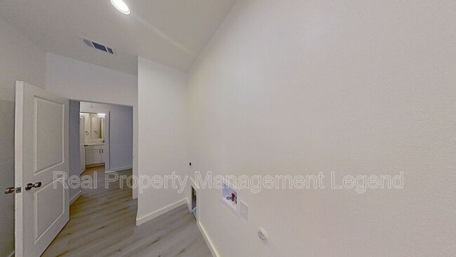 Building Photo - 1009 Dubois St