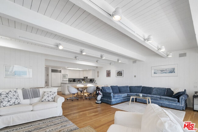 Building Photo - 11928 S Beach Club Way