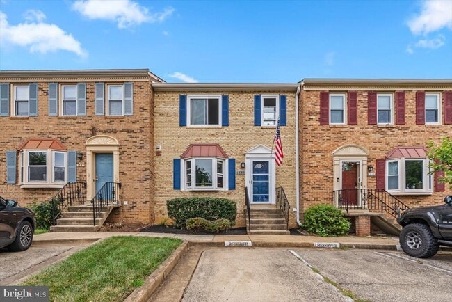 Building Photo - 1033 N George Mason Dr