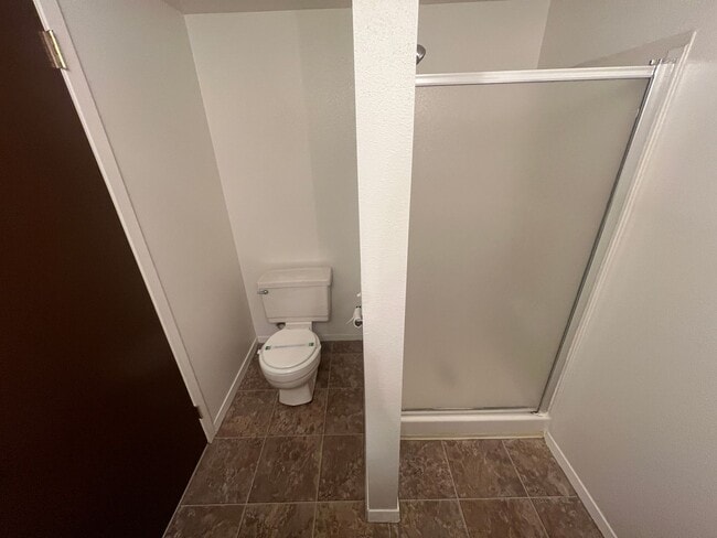 Building Photo - Spacious 2 bed/2 bath in Millcreek-**Move in Special-1/2 off first month**