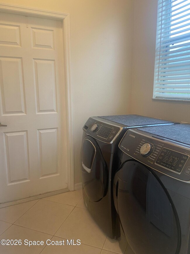 Building Photo - 3723 Carambola Cir