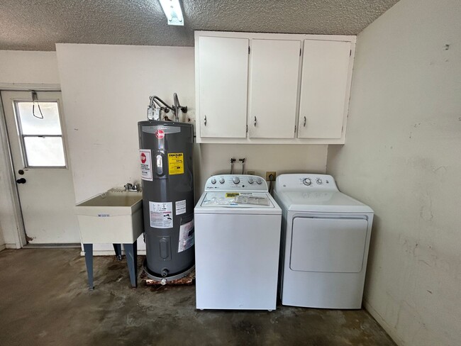 Building Photo - Age Restricted 2 Bd/2 Bath Golf Course Sub...