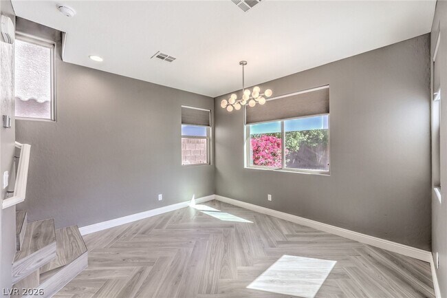 Building Photo - 12420 Pinetina St