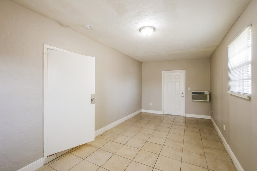 Building Photo - 2730 NW 23rd St