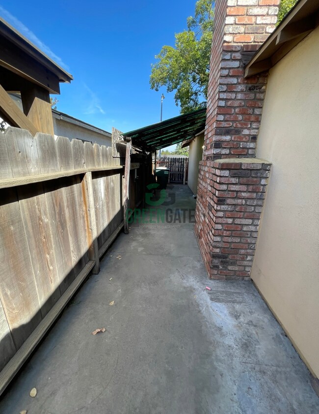 Building Photo - 1708 Castilla Way