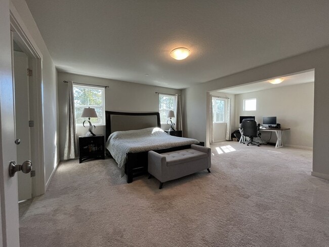 Building Photo - Spacious 5BR Home Near Mountainside High School with Loft, Balcony & Large Kitchen