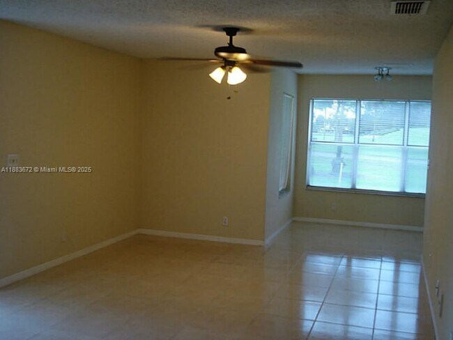 Primary Photo - 3350 Pinewalk Dr N