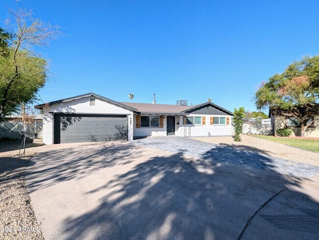 Building Photo - 121 N Flint Cir