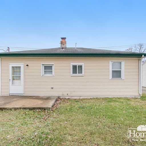 Building Photo - Charming two-bedroom, one-bath home offering a comfortable layout with ample natural light