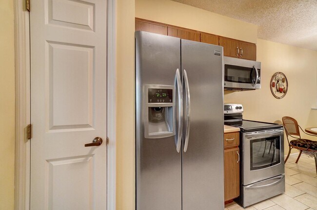 Kitchen - 9728 Timberview Ct