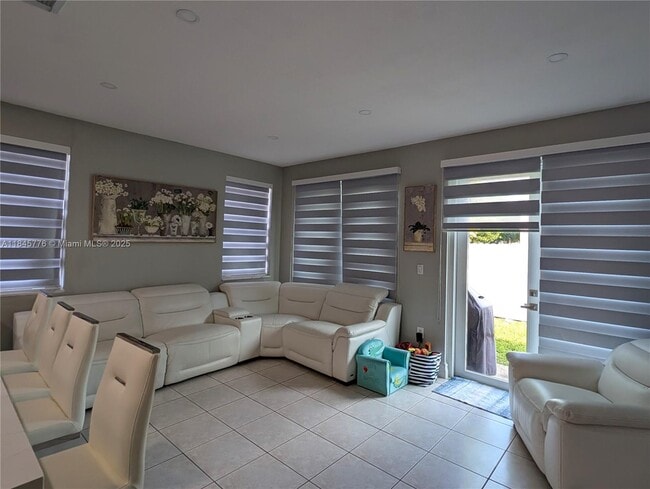Building Photo - 16402 SW 78th Terrace