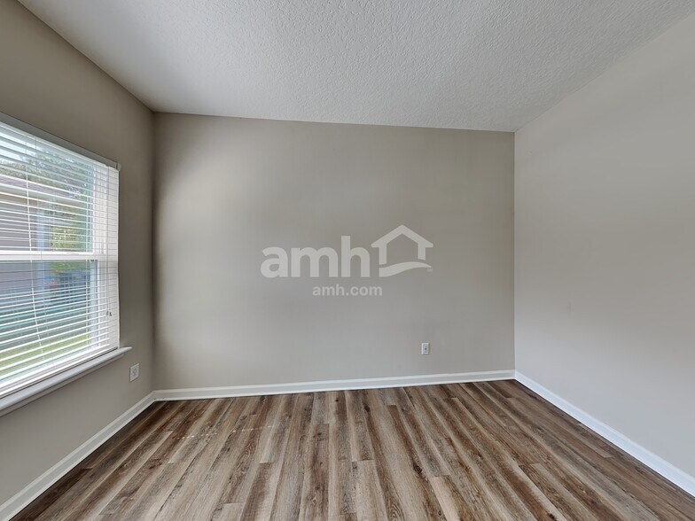 Building Photo - 16173 Alison Creek Dr