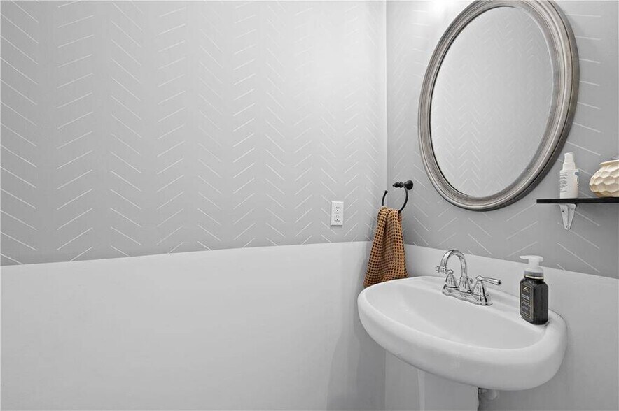 Building Photo - 3065 Windcrest Ct