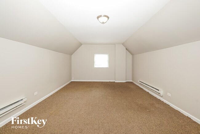 Building Photo - 17508 Greenbay Ave