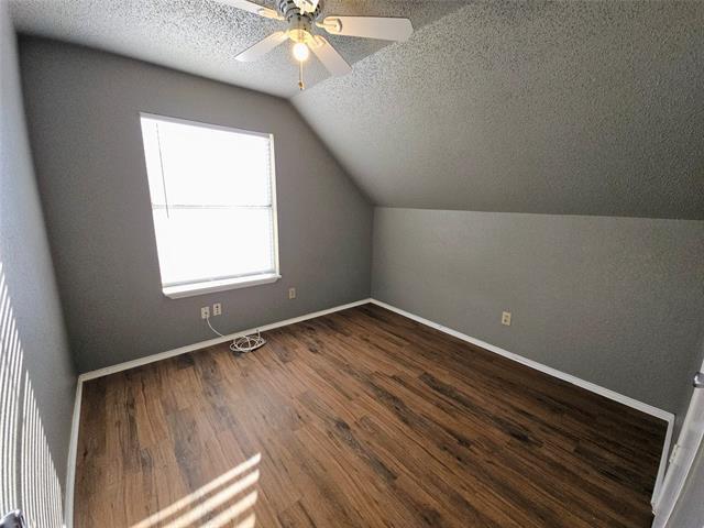 Building Photo - 3813 Waxwing Cir S