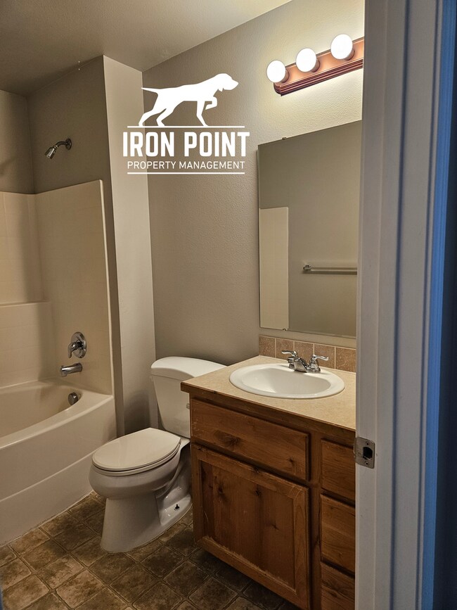 Building Photo - 2008WHITEOAK