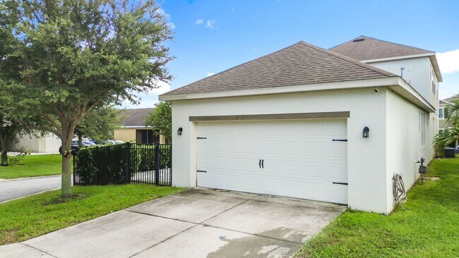Building Photo - FURNISHED 4 Bedroom House + Office + Home ...