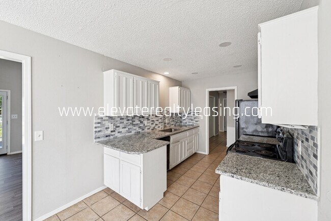 Building Photo - 11168 S Douglas Ave