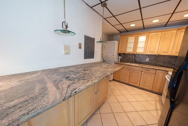 Building Photo - 5814 Newkirk Ave