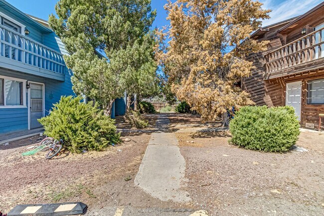 Building Photo - 489-432 32 Rd