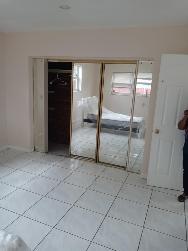 Building Photo - 701 SW 4th St