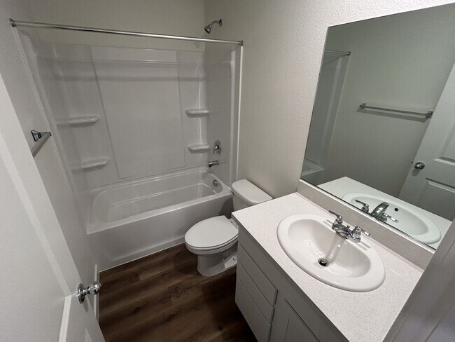 Building Photo - 809 Congaree Ln