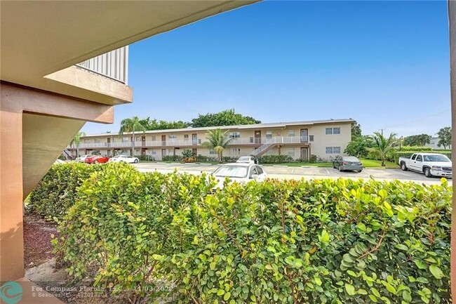 Building Photo - 7605 NW 5th Pl