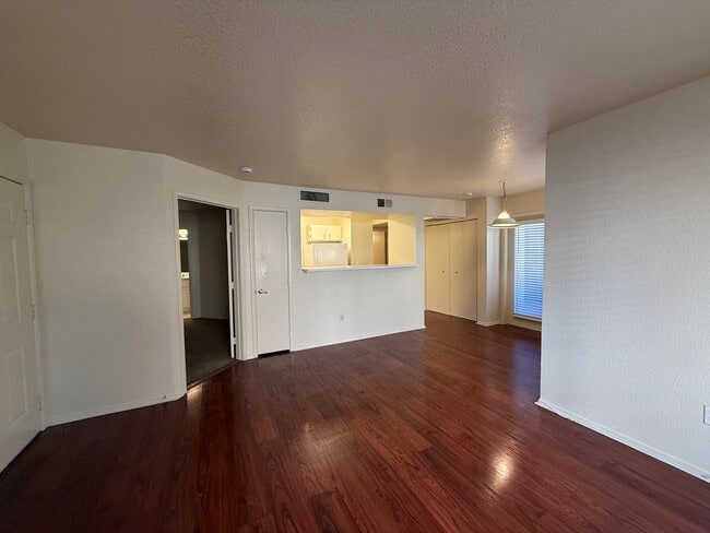 Building Photo - TWO BEDROOM TWO BATH GROUND FLOOR CORNER C...