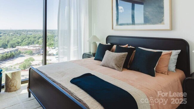 Building Photo - 2161 Hawkins St